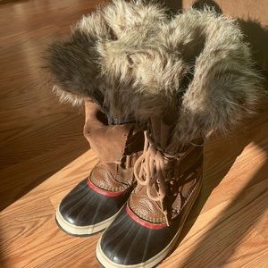 Women’s sorrel snow boots w/fur